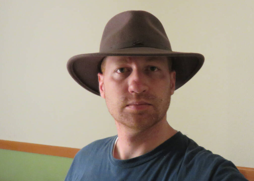 how d'ya like my hat? how d'ya like my hat?